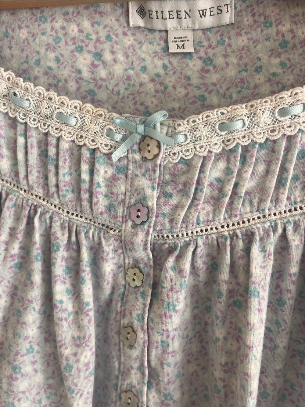 Eileen West Lilac Floral 100% Cotton Nightgown Lace Trim MEDIUM Cottage Prairie - Picture 2 of 8